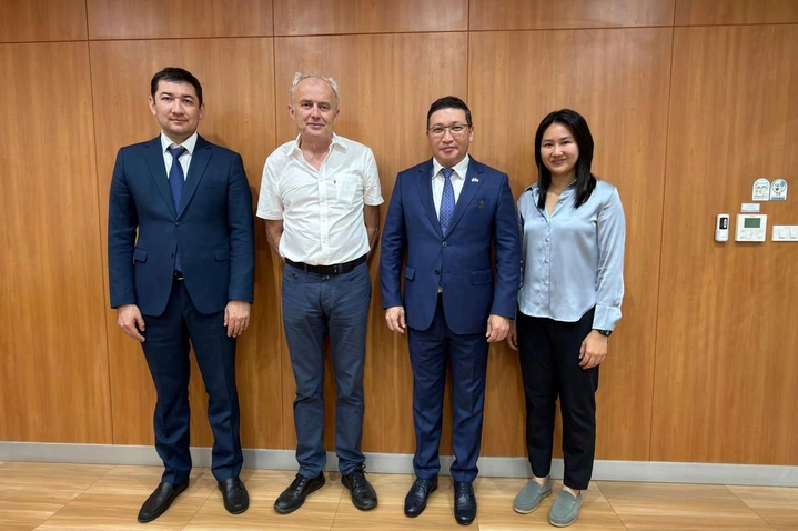 Ambassador of Kazakhstan visits our facility in Thailand