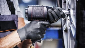 Ideal gloves for the chemical industry, car painting and tuning.